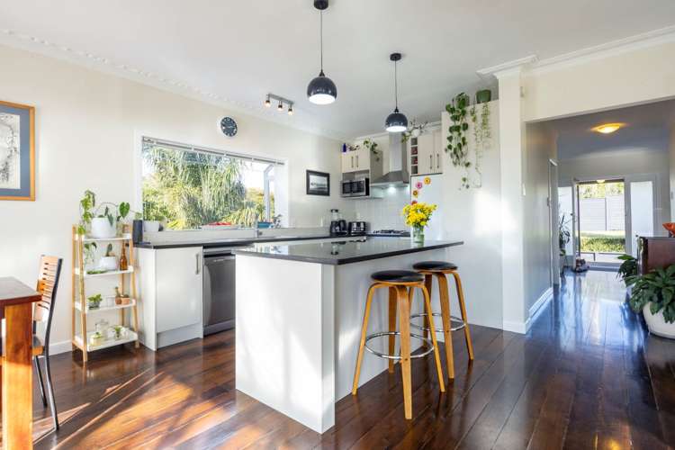 161 Golf Road Titirangi_3