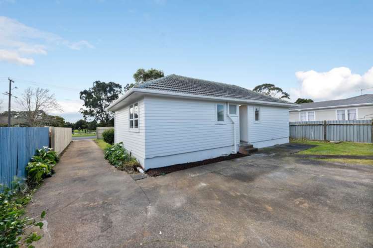 5 Alexander Crescent Otara_17