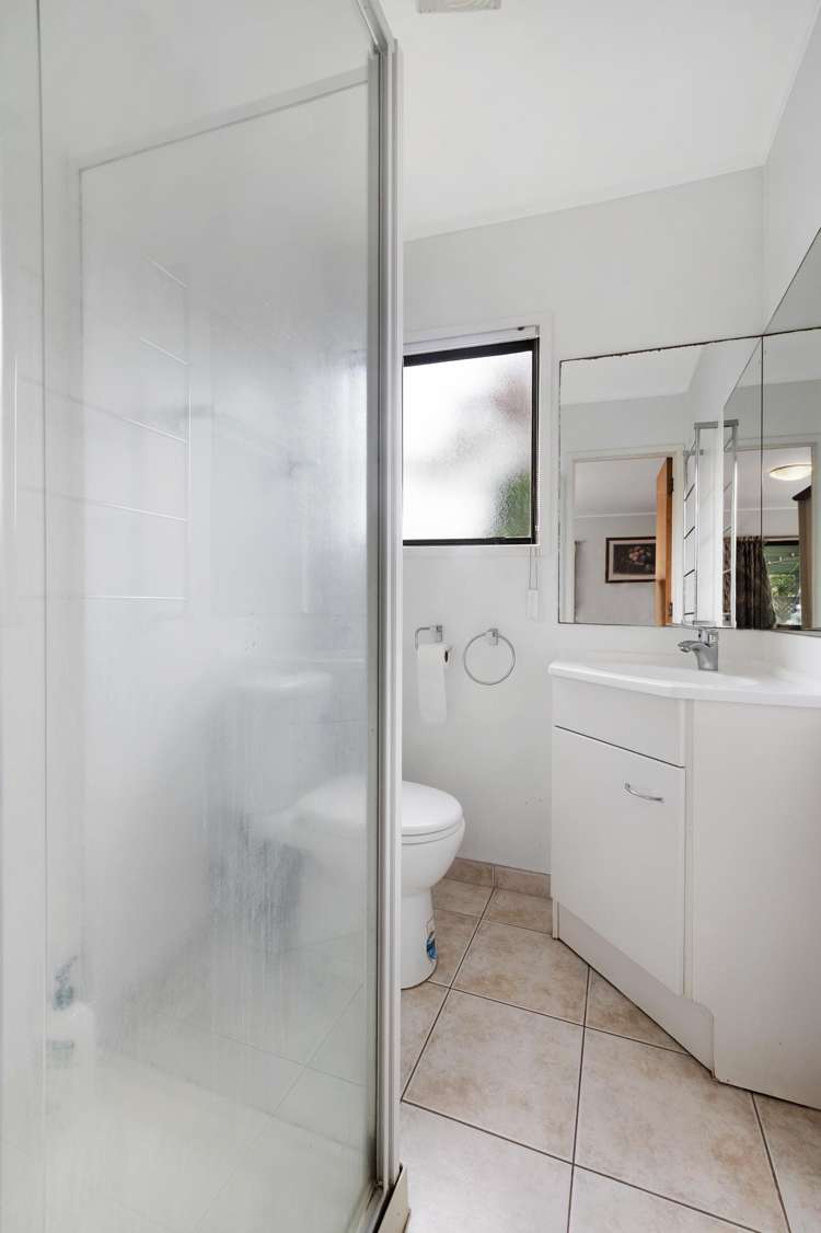 2/55 Aviemore Drive Highland Park_13