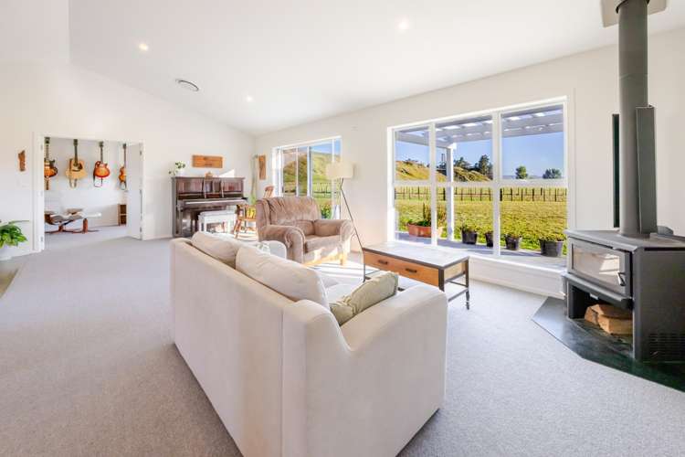 742b River Road Otane_25