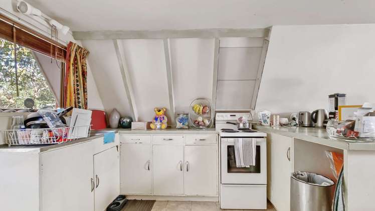 28 Neil Road Fairy Springs_11