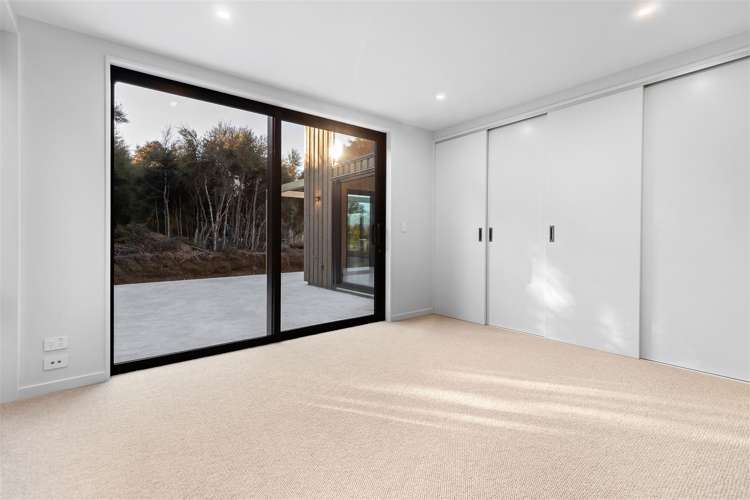 10 Goldie Lane Albert Town_8