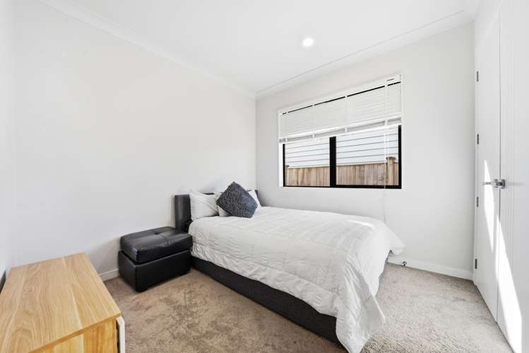 7 Bushfield Drive Flat Bush_10