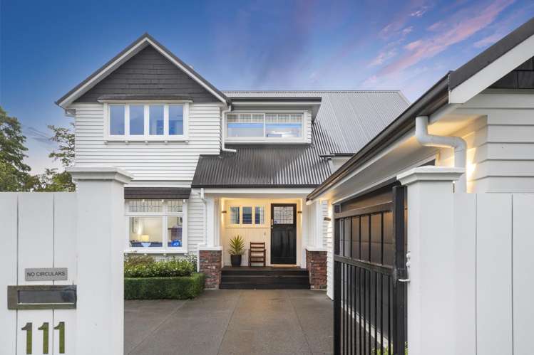 111 St Andrews Square Strowan_0