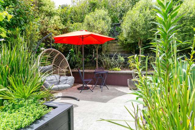 SUNNY CHARACTER FOR MODERN FAMILIES