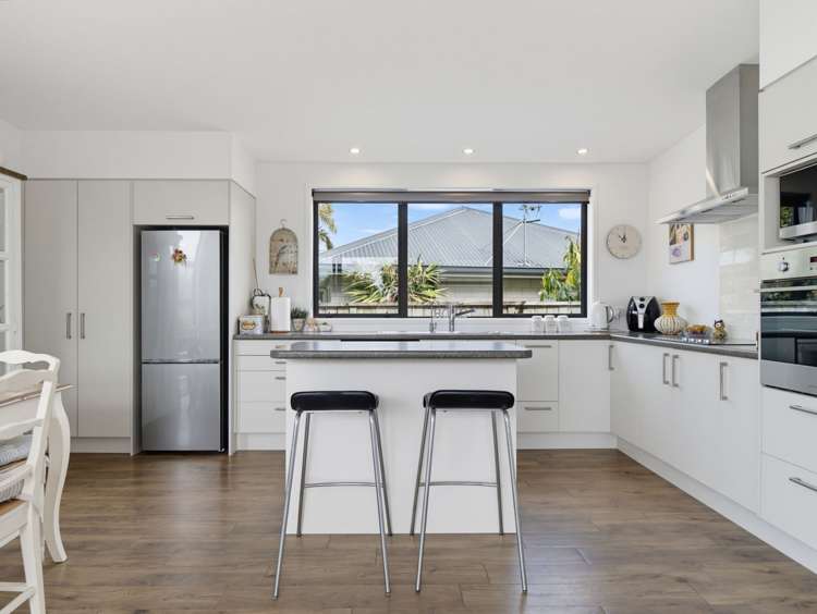114/61 Golden Sands Drive Papamoa Beach_9
