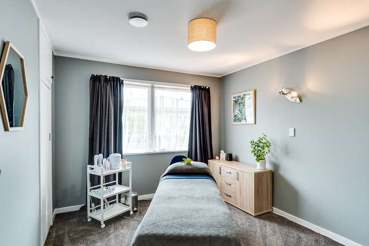 221 Tudor Avenue Mayfair_9