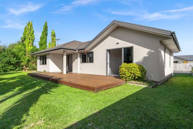 18 Paradise Point Place One Tree Point_2