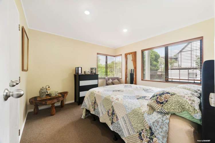 2/6 Wilkinson Way Browns Bay_18