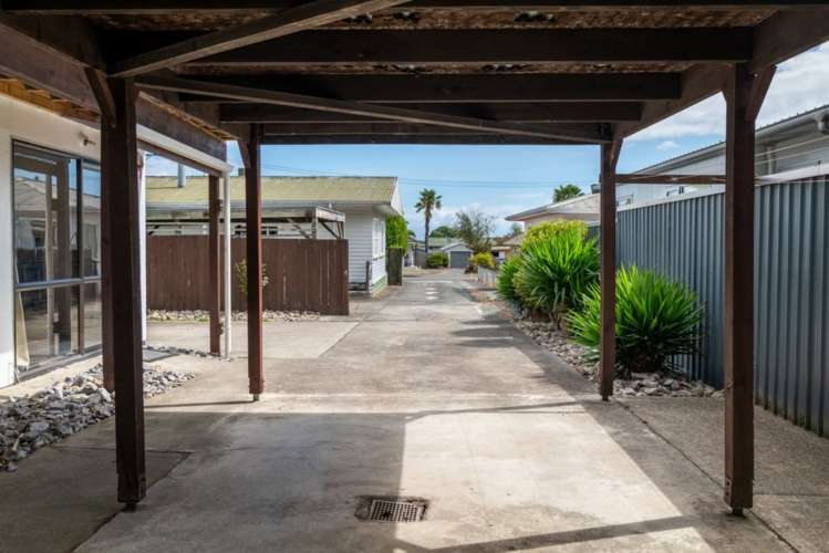 2/10 Chisnall Street Stoke_33