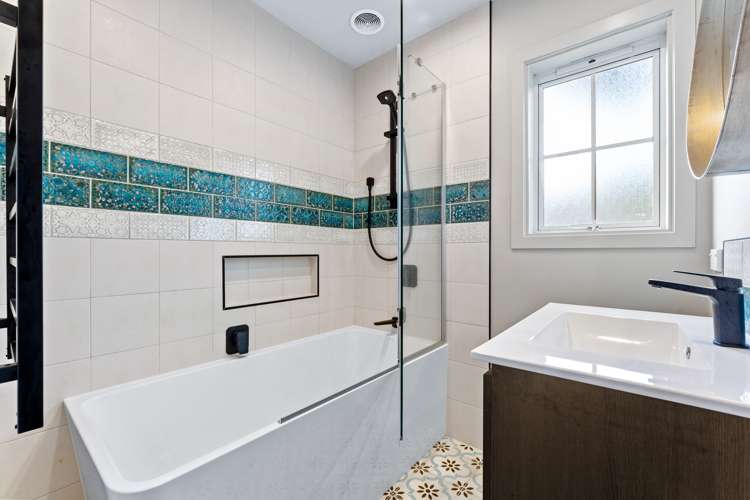 2 Buchanan Road Kingseat_11