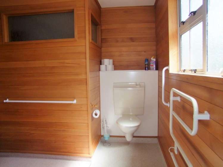 2 Duthie Street Milton_15