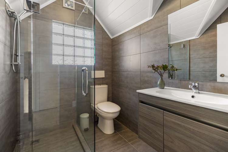 88 Queens Drive Oneroa_18