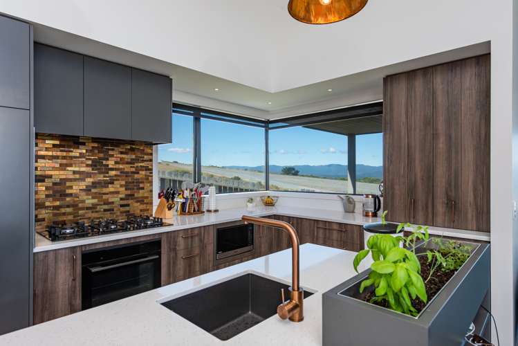 96 Cedarwood Street Woodridge_7