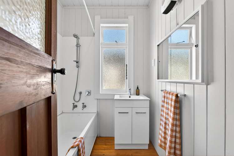 231 Georges Drive Napier South_14