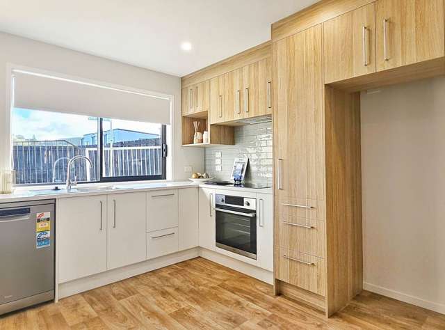 Modern 3BR Townhouse in Mangere Bridge