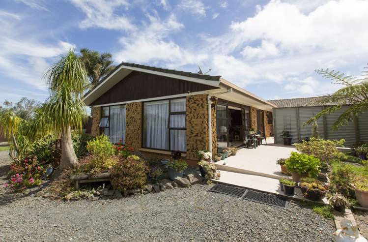 242 Baylys Coast Road Dargaville_11