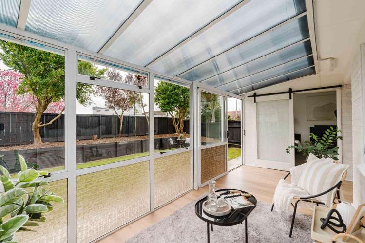 35 Lake Crescent Hamilton Lake_7