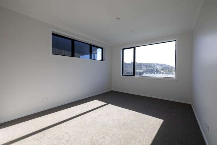 215 Stokes Valley Road_1