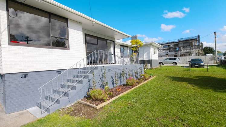 7 Cobham Crescent Kelston_14
