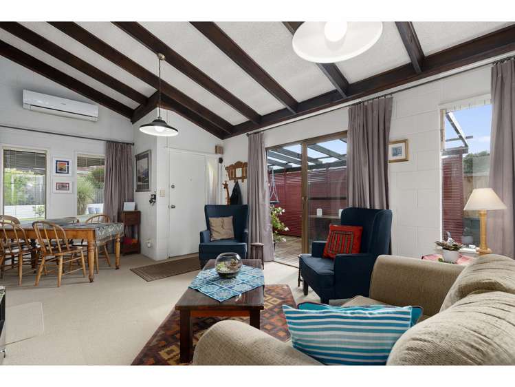 1/6 Bronwyn Place Torbay_6