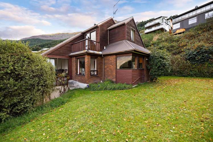 68 Wynyard Crescent Fernhill/Sunshine Bay_11