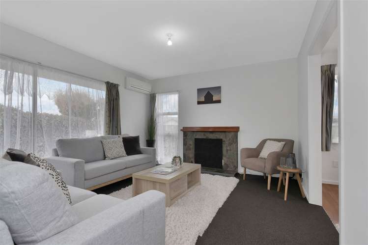 29 Avro Crescent Hornby_2