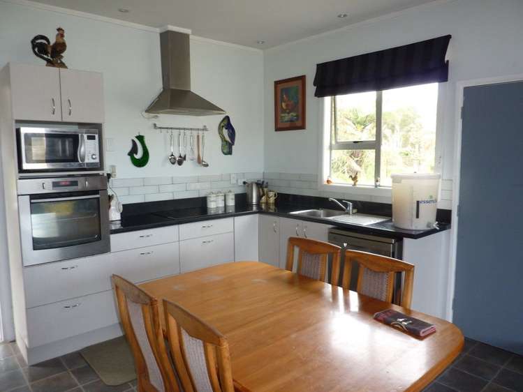 2 Sunderland Street Waimangaroa_2