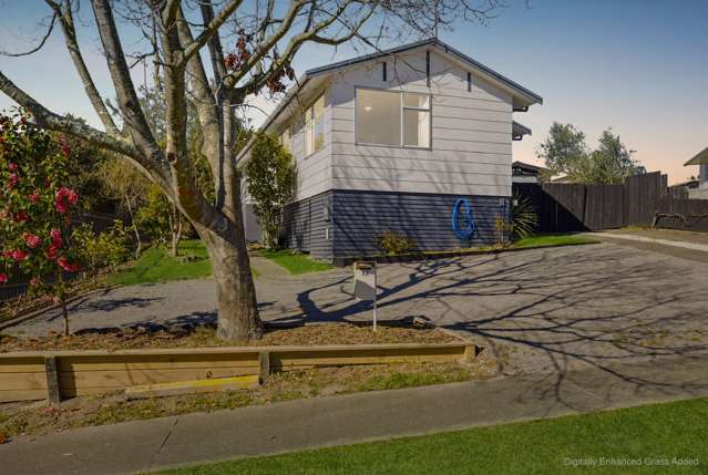 Easy Living, Warmth & Backyard Space