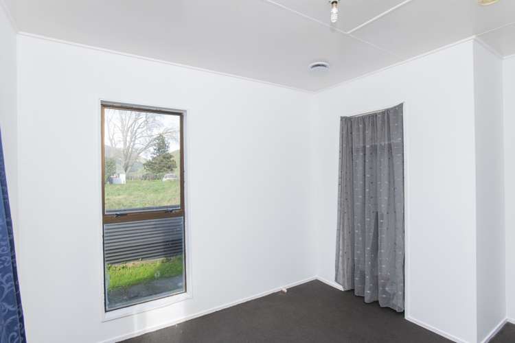 43 Main Road Tolaga Bay_9