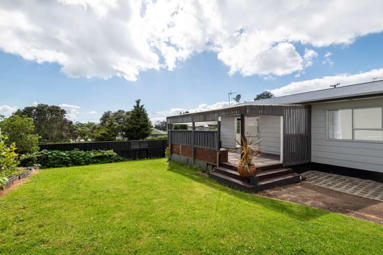 2/8 Helena Street Massey_11