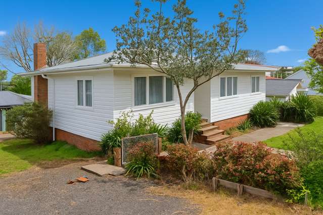 Charming 3BR Henderson Haven!