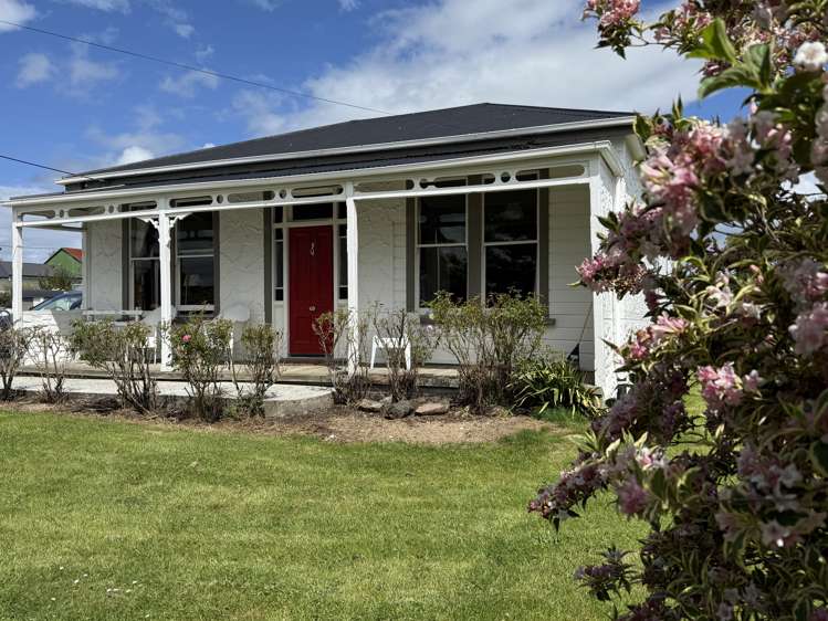 26 Main Road Owaka_22