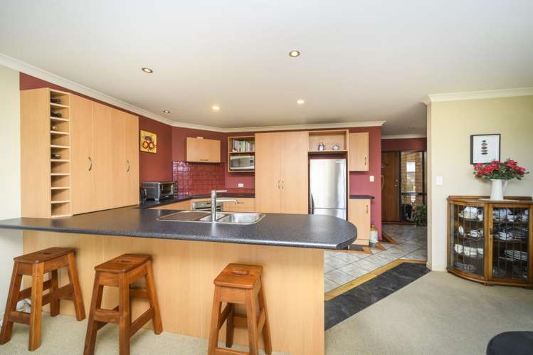 53 Pacific Drive Fitzherbert_11