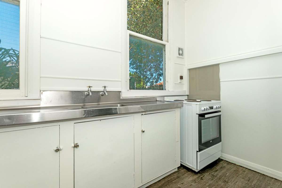 678 Gladstone Road_2