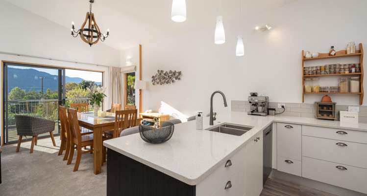 3 Lawrence Road Kenepuru Sound_12