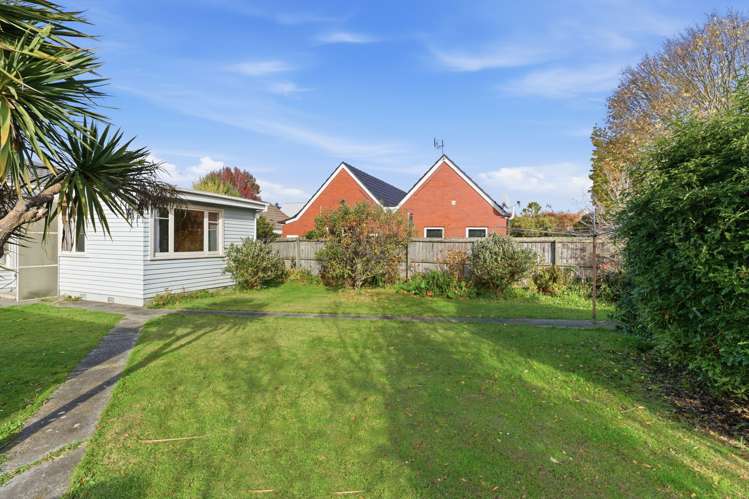 48 St Andrews Square Strowan_24