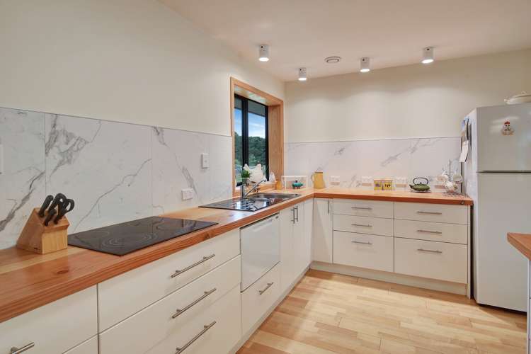 2259 South Eyre Road West Eyreton_9