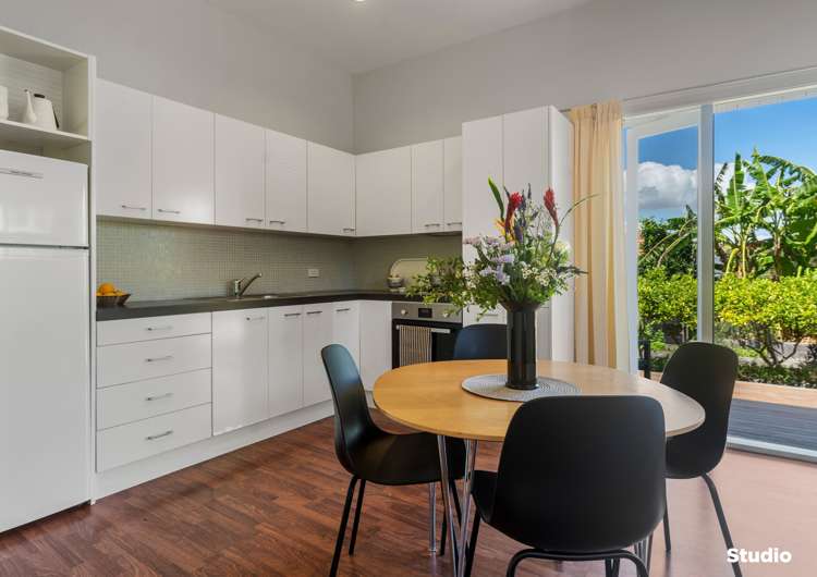 41 Old Lake Road Narrow Neck_24