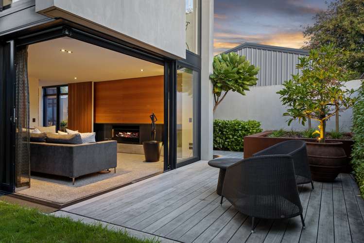 92 Nayland Street Sumner_13