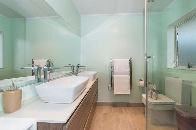 8 Robina Court Pakuranga Heights_10