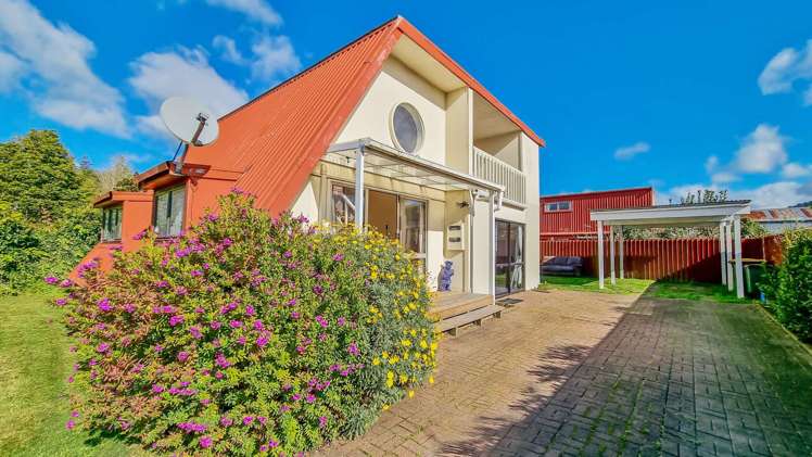 28 Neil Road Fairy Springs_0