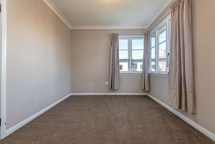 56 Shamrock Street Takaro_5