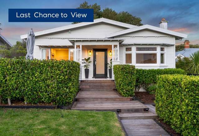 Sun-Filled Californian Bungalow with Water Views