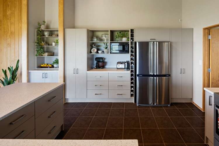 8 Tiwarawara Lane Puketotara_12