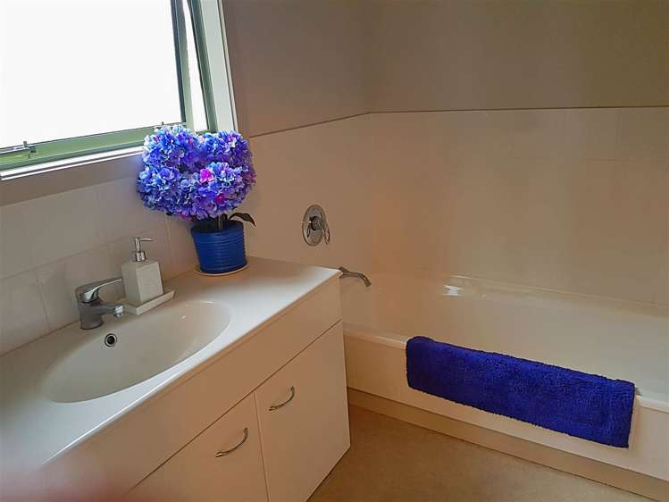 119 Oratia Place Onemana_6