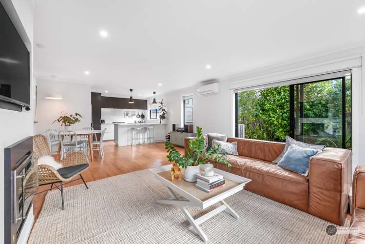 14a Nikau Grove Woburn_8