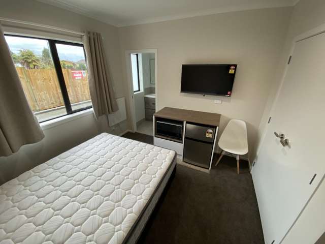 1B/19 Hibiscus Avenue Hamilton Lake_1