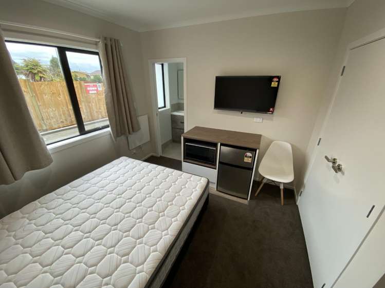 1B/19 Hibiscus Avenue Hamilton Lake_1