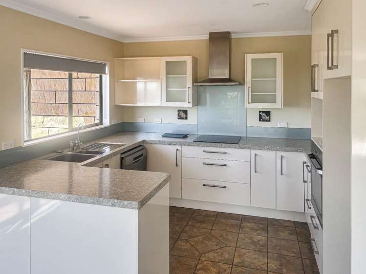 2/89 Churchill Drive 10792_5